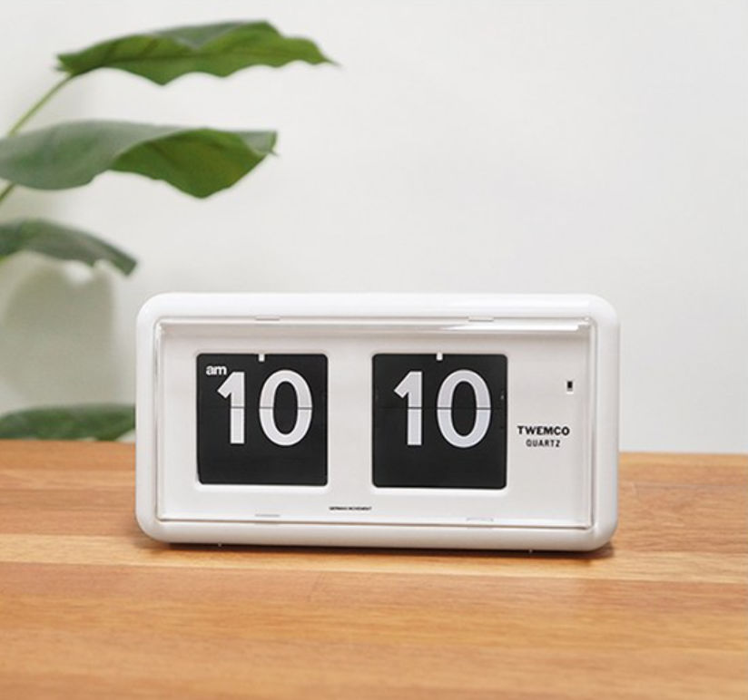 TWEMCO QT-30 : The Ultimate Retro Flip Clock for Desk & Wall Use